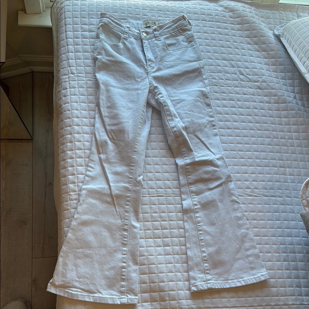 White Cropped mini Flared Jeans